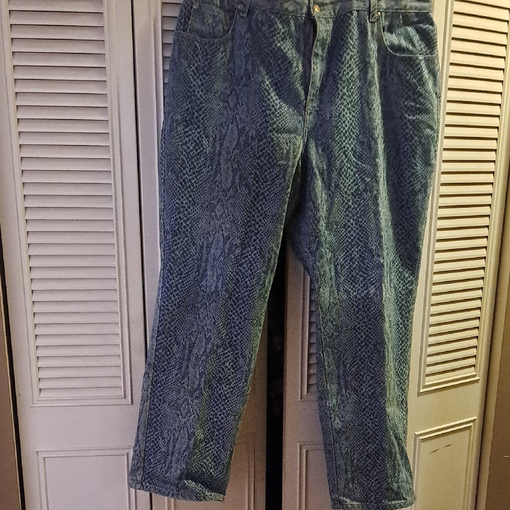 Snake-Print Wide Leg Jeans in Green